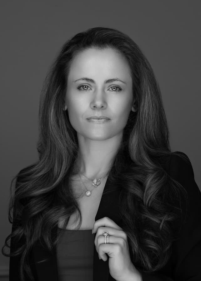 LAURA KENDALL