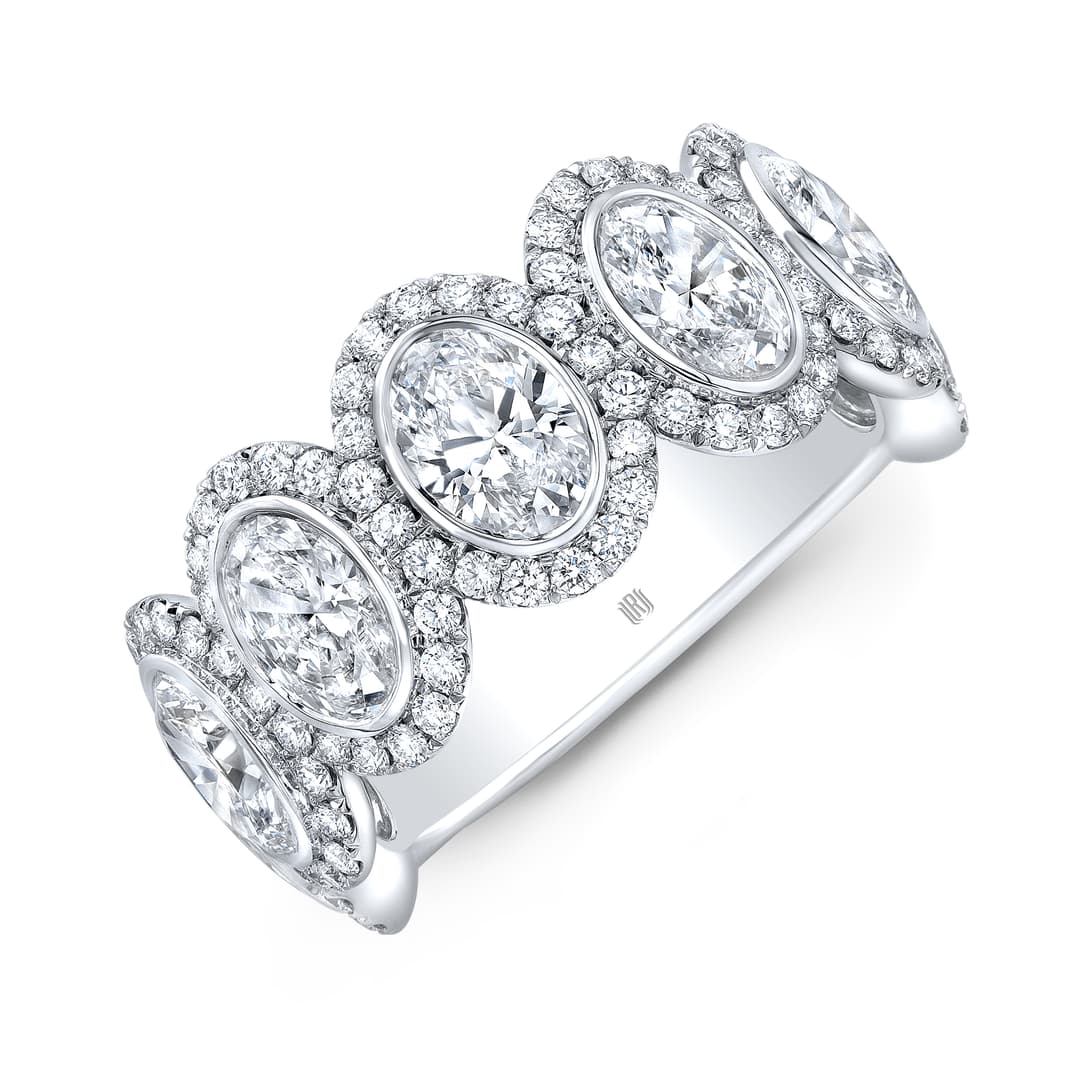 18K White Gold Oval Diamond Halo Band