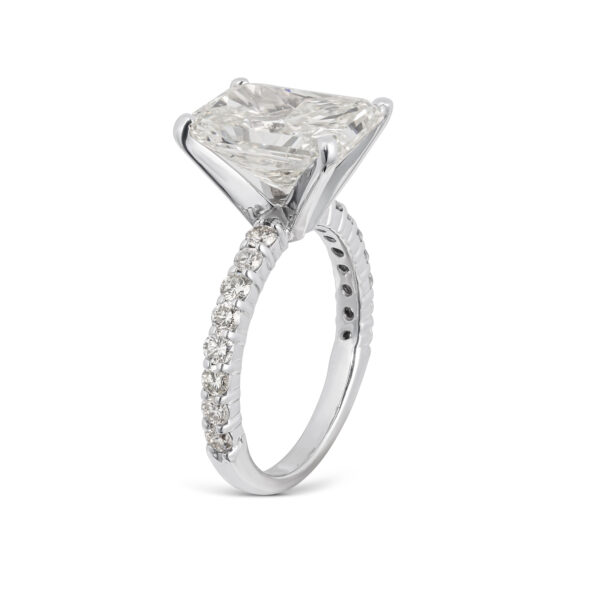 Yamron Collection 18k White Gold Radiant Diamond Ring